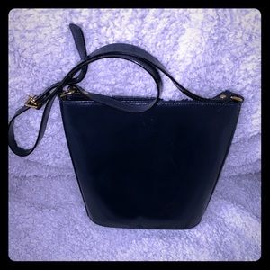 Cristian blk Italian leather bucket shoulder bag.